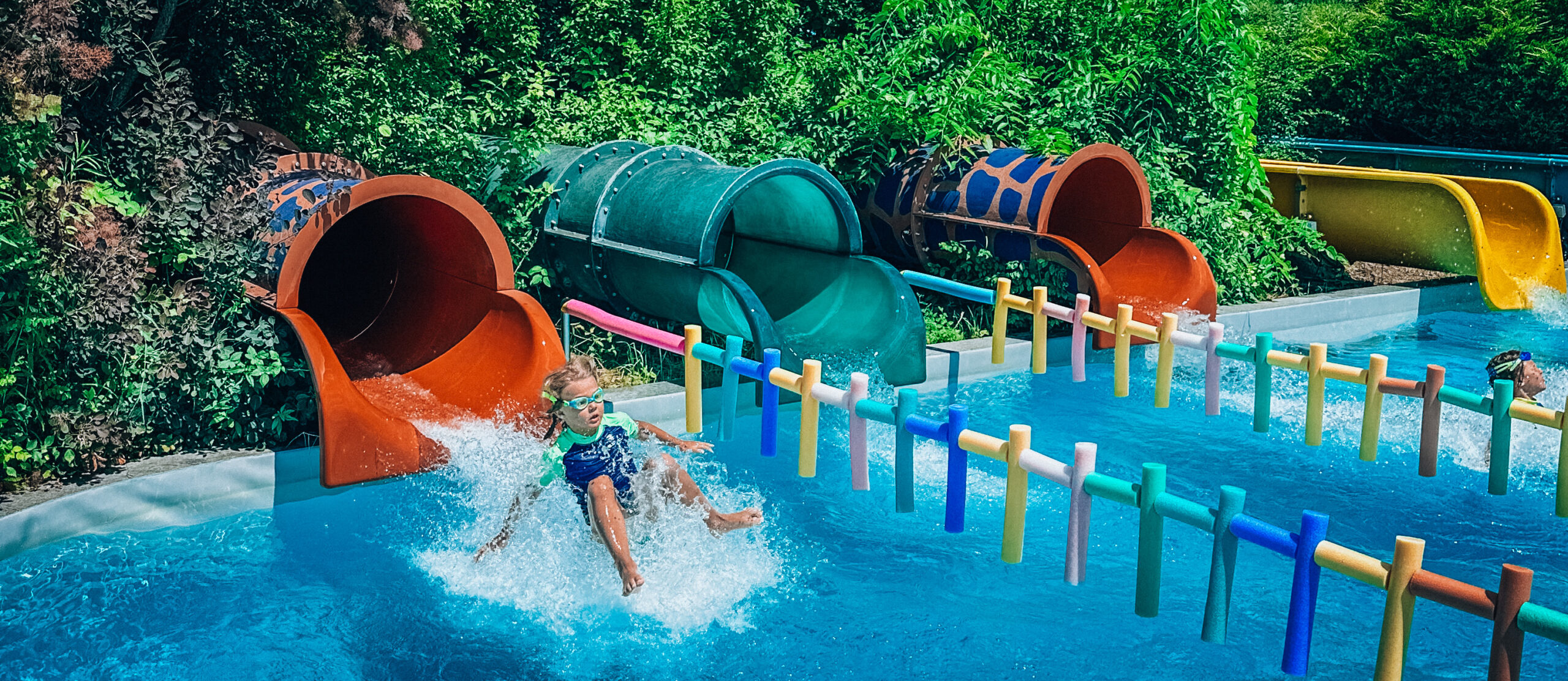 Aquarena Water Theme Park: Odkryj Raj Wodnych Rozrywek w Mogyoród – Budapeszt